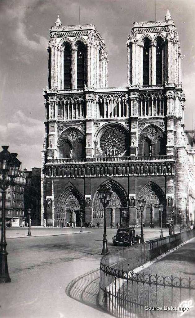 75 Paris La Cathedrale Notre Dame VI.jpg